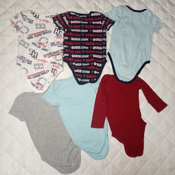6 Piece Bundle Baby 12 Months One Piece Tops - GUESS, Timberland, Tommy Hilfiger - Picture 2 of 15